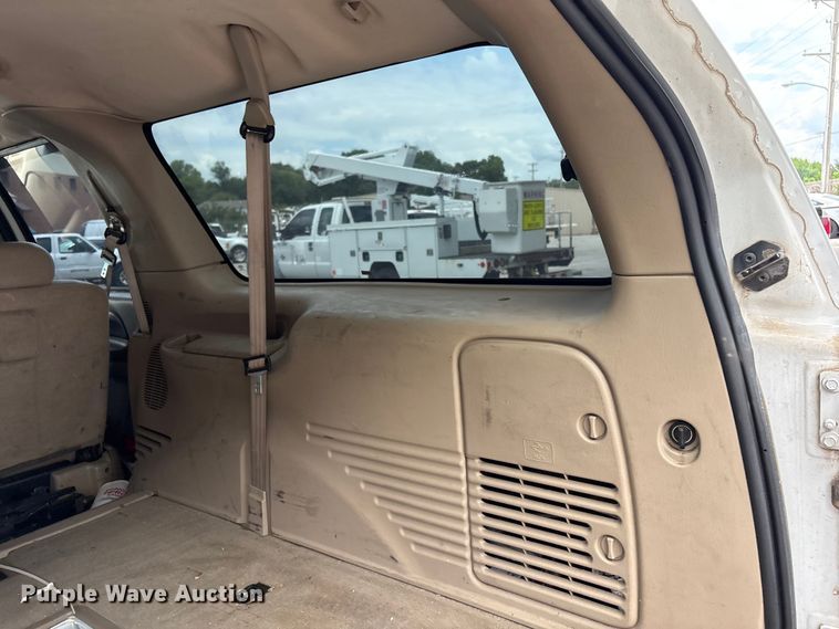 image for item FB8752 2005 Ford Excursion SUV