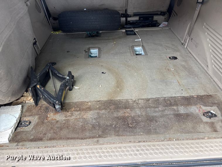 image for item FB8752 2005 Ford Excursion SUV