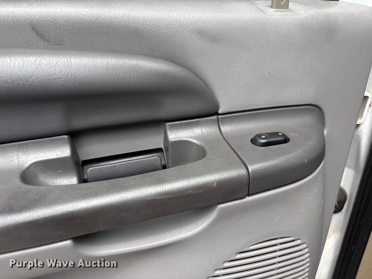 image for item FB8752 2005 Ford Excursion SUV
