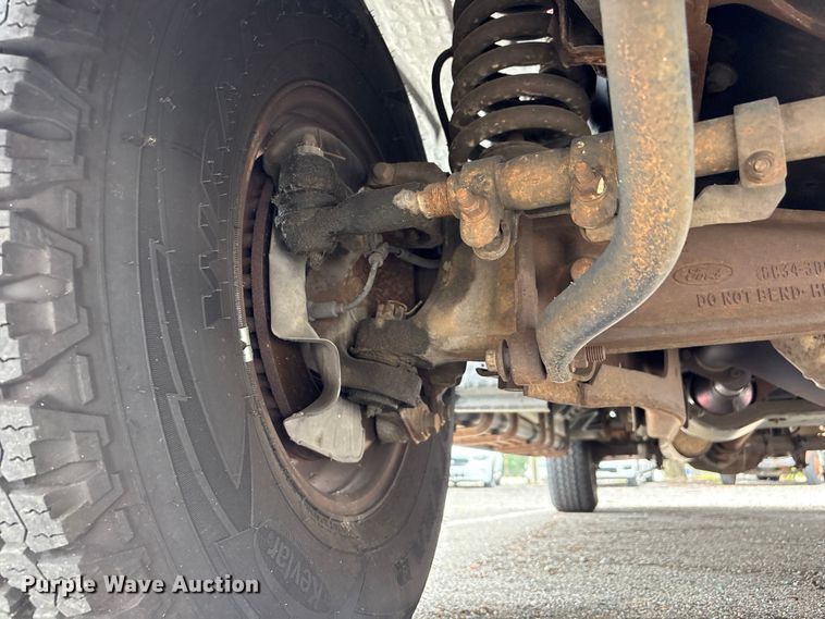 image for item FB8752 2005 Ford Excursion SUV