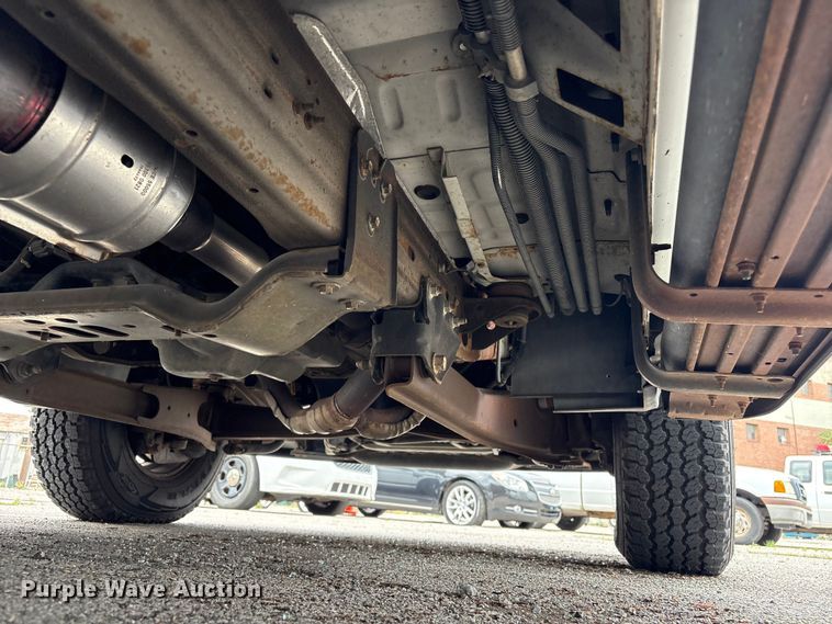 image for item FB8752 2005 Ford Excursion SUV