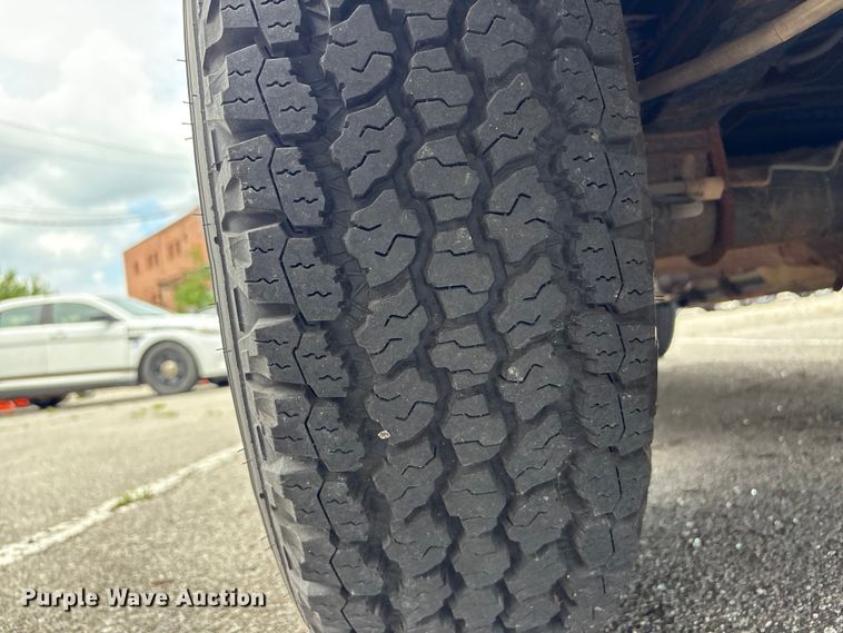 image for item FB8752 2005 Ford Excursion SUV