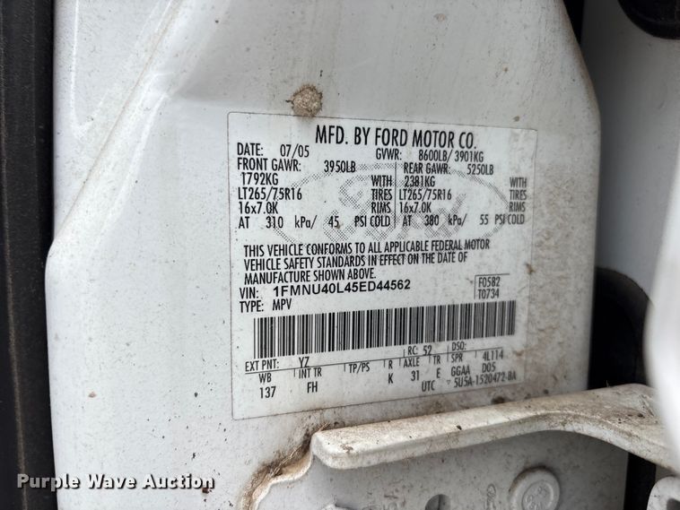 image for item FB8752 2005 Ford Excursion SUV
