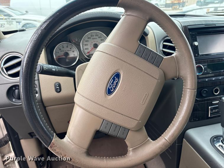 image for item FB8754 2008 Ford F150 Crew Cab pickup truck