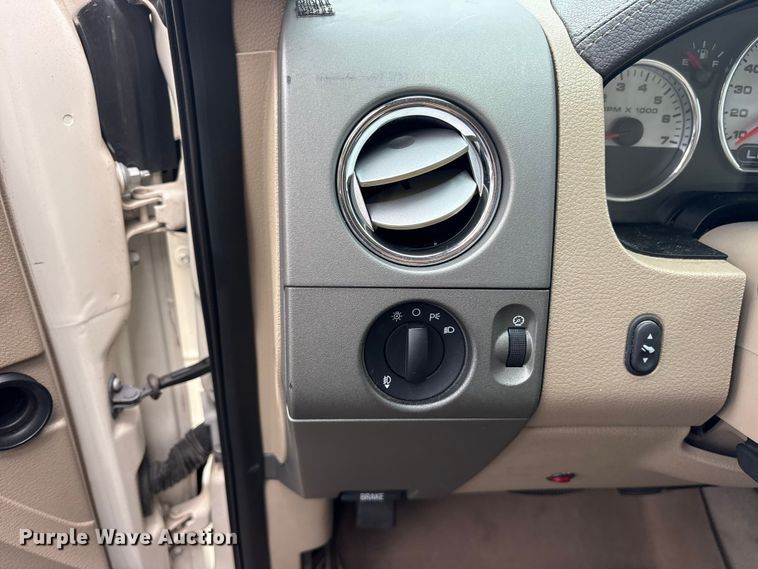 image for item FB8754 2008 Ford F150 Crew Cab pickup truck