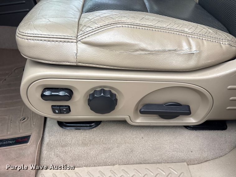 image for item FB8754 2008 Ford F150 Crew Cab pickup truck