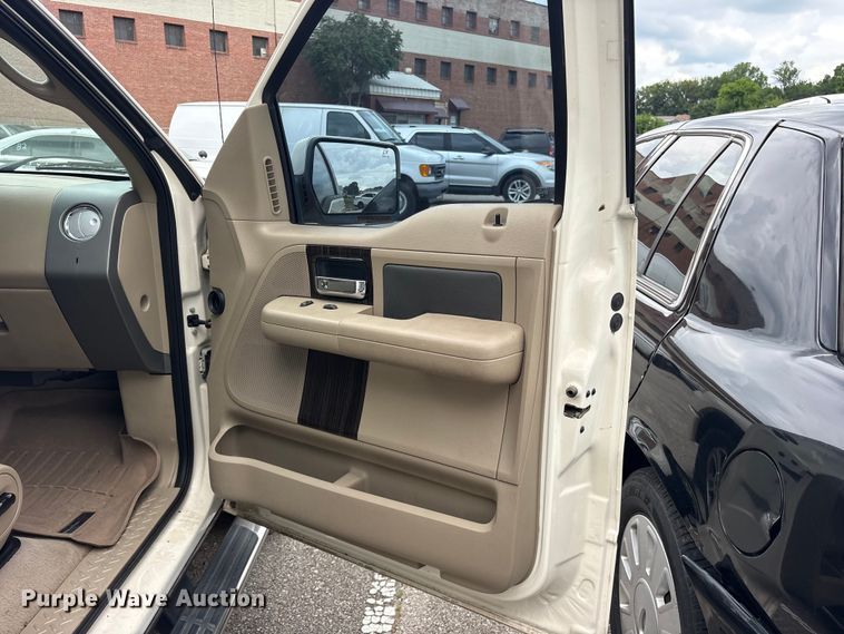 image for item FB8754 2008 Ford F150 Crew Cab pickup truck