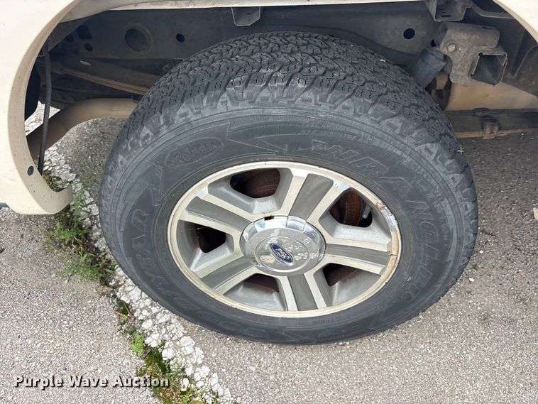 image for item FB8754 2008 Ford F150 Crew Cab pickup truck