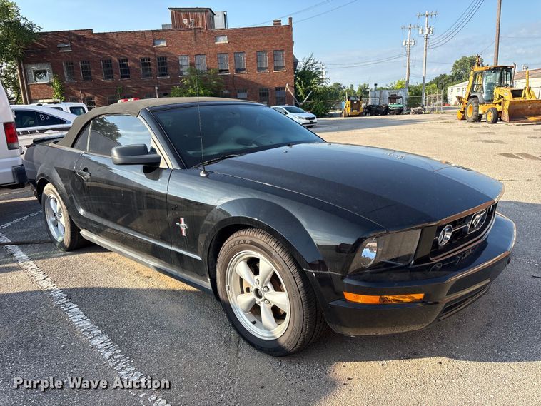 image for item FB8755 2008 Ford Mustang convertible