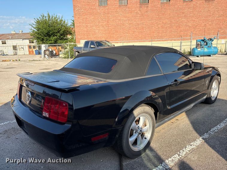 image for item FB8755 2008 Ford Mustang convertible