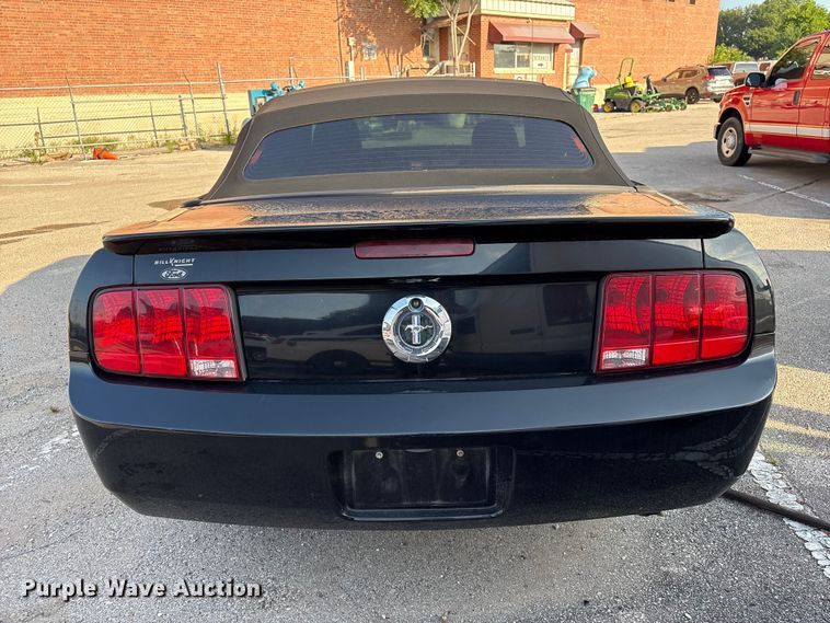 image for item FB8755 2008 Ford Mustang convertible
