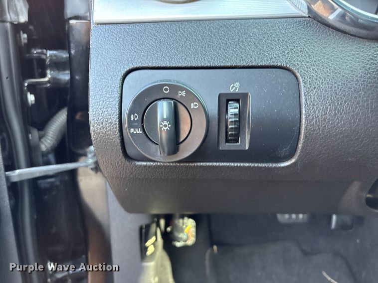 image for item FB8755 2008 Ford Mustang convertible