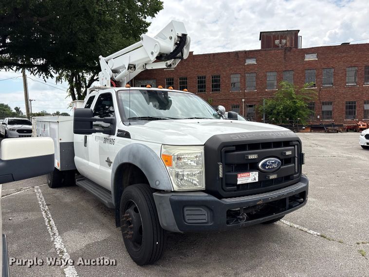 image for item FB8756 2011 Ford F550 Super Duty bucket truck