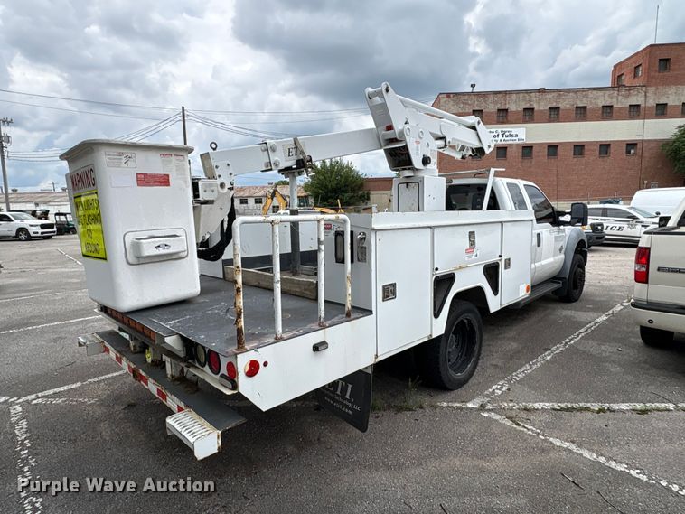image for item FB8756 2011 Ford F550 Super Duty bucket truck