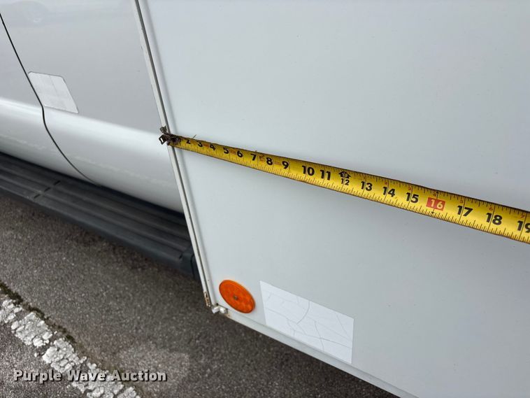 image for item FB8756 2011 Ford F550 Super Duty bucket truck