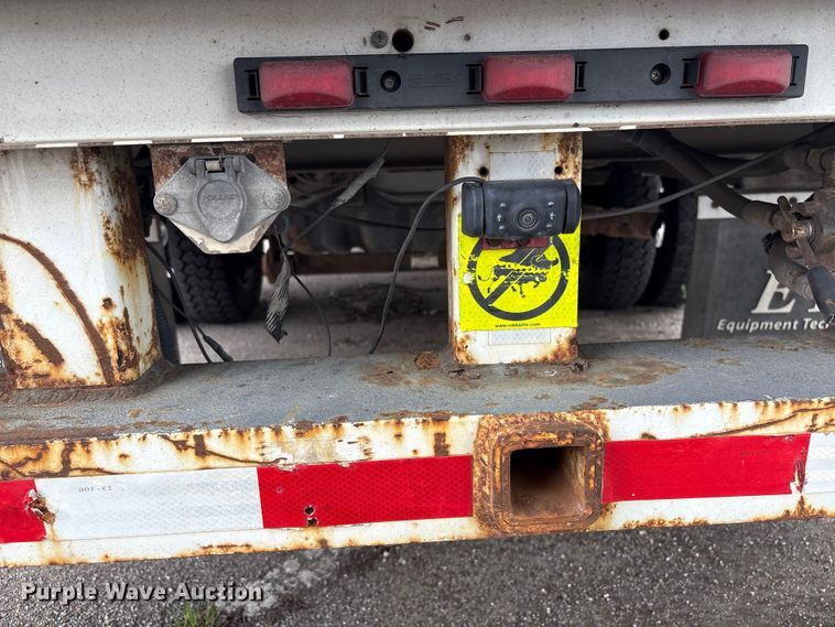 image for item FB8756 2011 Ford F550 Super Duty bucket truck