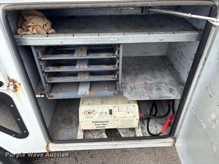 image for item FB8756 2011 Ford F550 Super Duty bucket truck