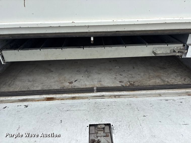 image for item FB8756 2011 Ford F550 Super Duty bucket truck