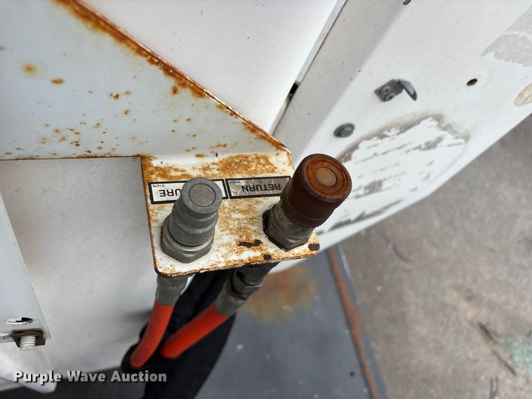image for item FB8756 2011 Ford F550 Super Duty bucket truck