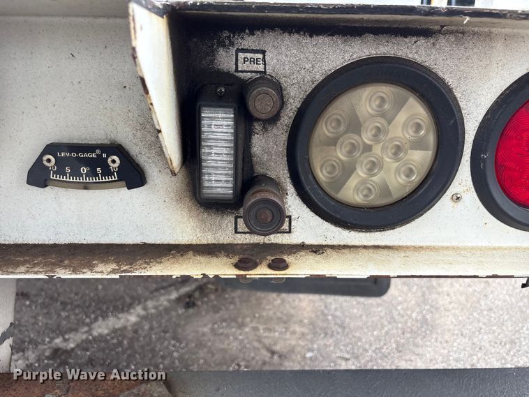 image for item FB8756 2011 Ford F550 Super Duty bucket truck
