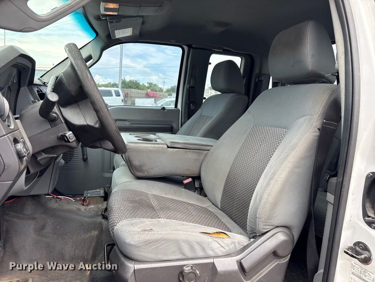 image for item FB8756 2011 Ford F550 Super Duty bucket truck