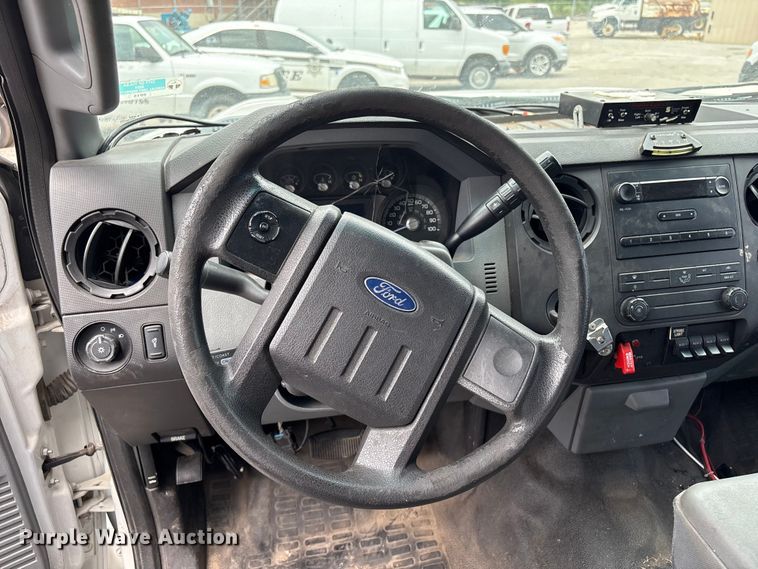 image for item FB8756 2011 Ford F550 Super Duty bucket truck