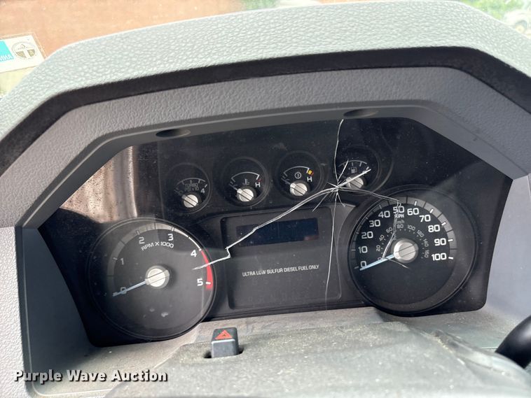image for item FB8756 2011 Ford F550 Super Duty bucket truck