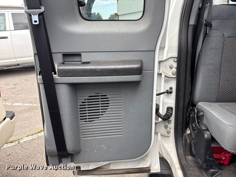 image for item FB8756 2011 Ford F550 Super Duty bucket truck
