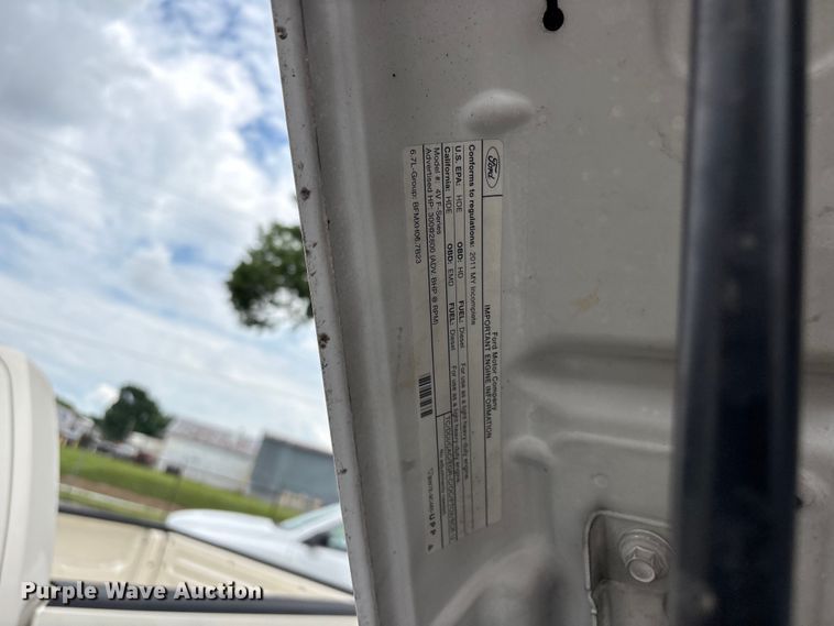 image for item FB8756 2011 Ford F550 Super Duty bucket truck