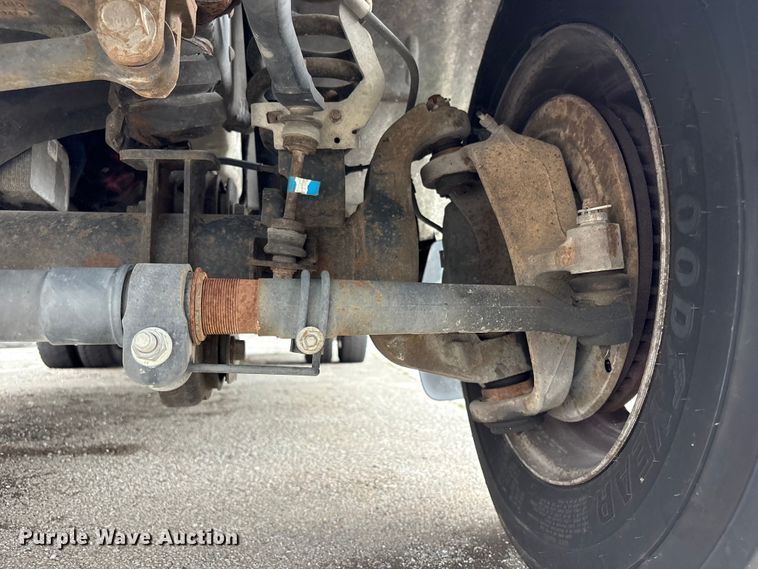 image for item FB8756 2011 Ford F550 Super Duty bucket truck