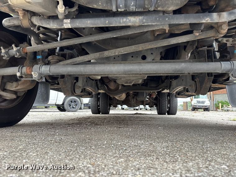 image for item FB8756 2011 Ford F550 Super Duty bucket truck
