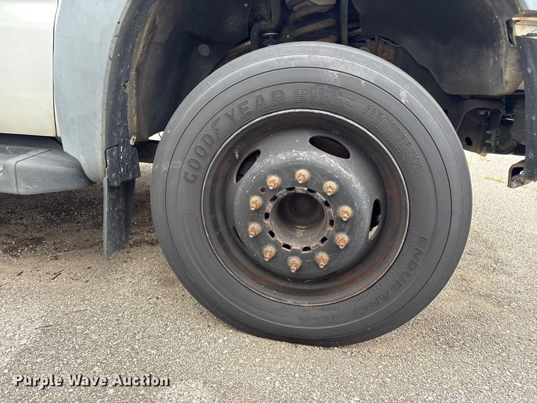 image for item FB8756 2011 Ford F550 Super Duty bucket truck