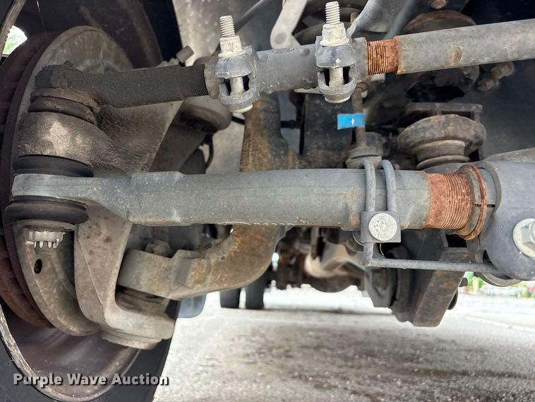 image for item FB8756 2011 Ford F550 Super Duty bucket truck