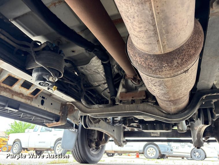 image for item FB8756 2011 Ford F550 Super Duty bucket truck