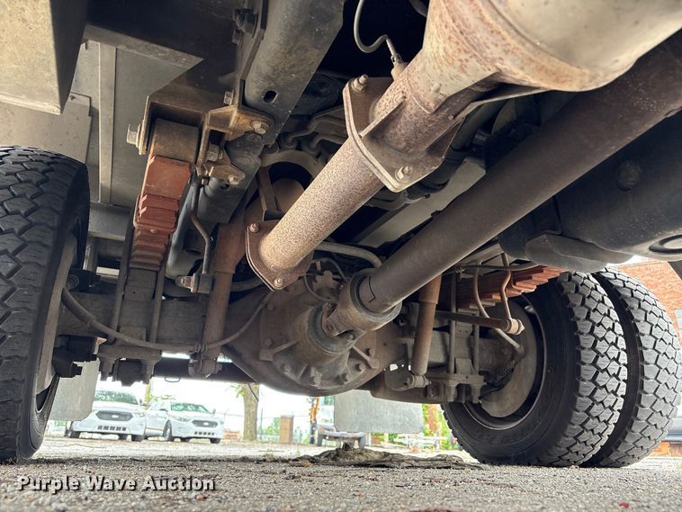 image for item FB8756 2011 Ford F550 Super Duty bucket truck