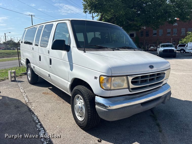 image for item FB8757 2000 Ford E350 van