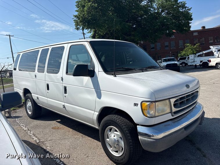 image for item FB8757 2000 Ford E350 van