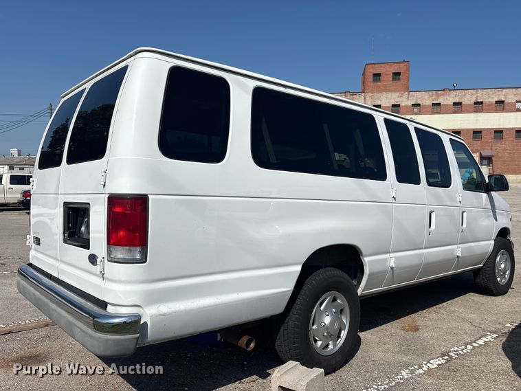 image for item FB8757 2000 Ford E350 van