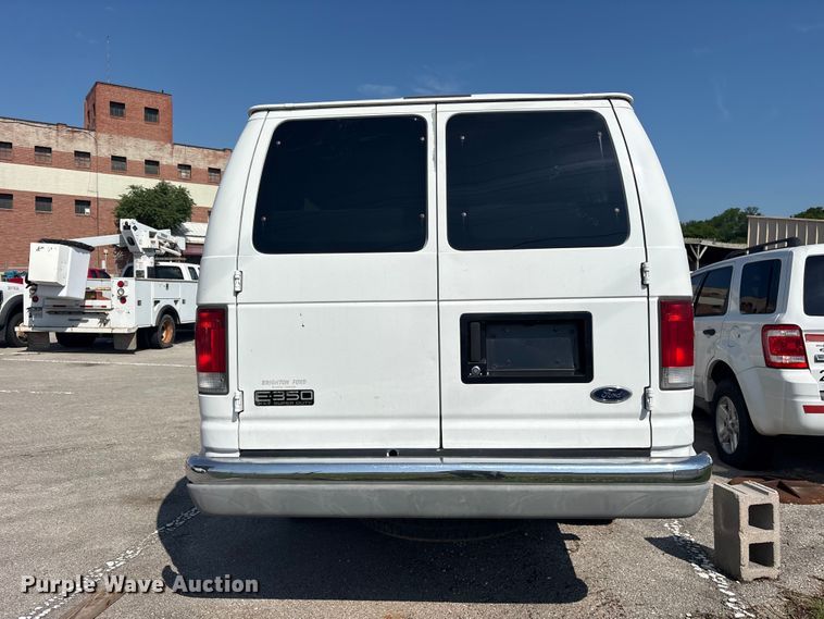 image for item FB8757 2000 Ford E350 van