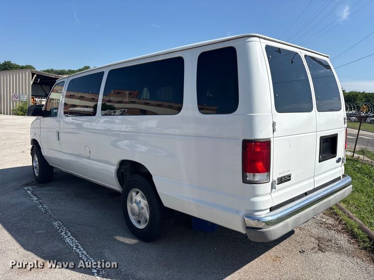 image for item FB8757 2000 Ford E350 van