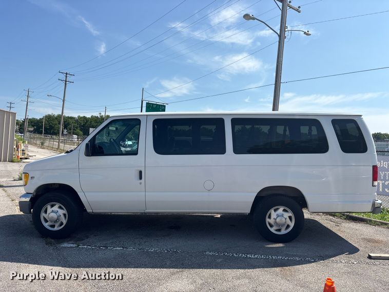 image for item FB8757 2000 Ford E350 van