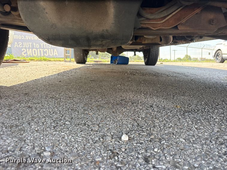 image for item FB8757 2000 Ford E350 van