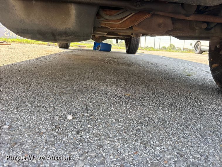 image for item FB8757 2000 Ford E350 van