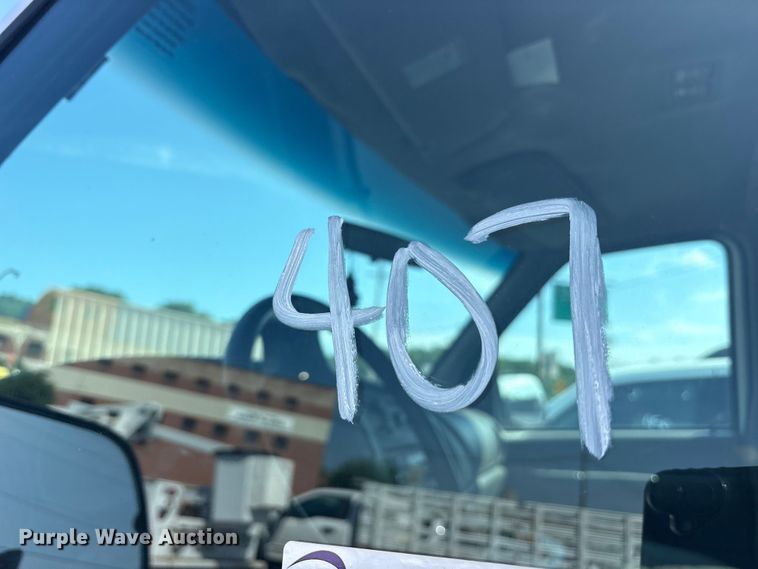 image for item FB8757 2000 Ford E350 van