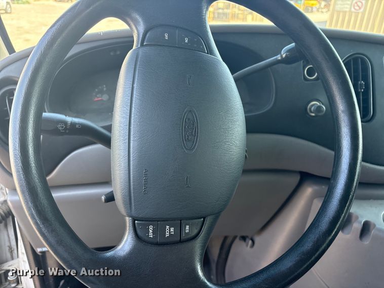 image for item FB8757 2000 Ford E350 van