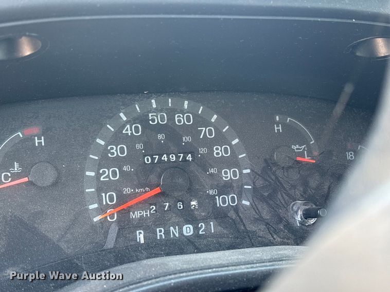 image for item FB8757 2000 Ford E350 van