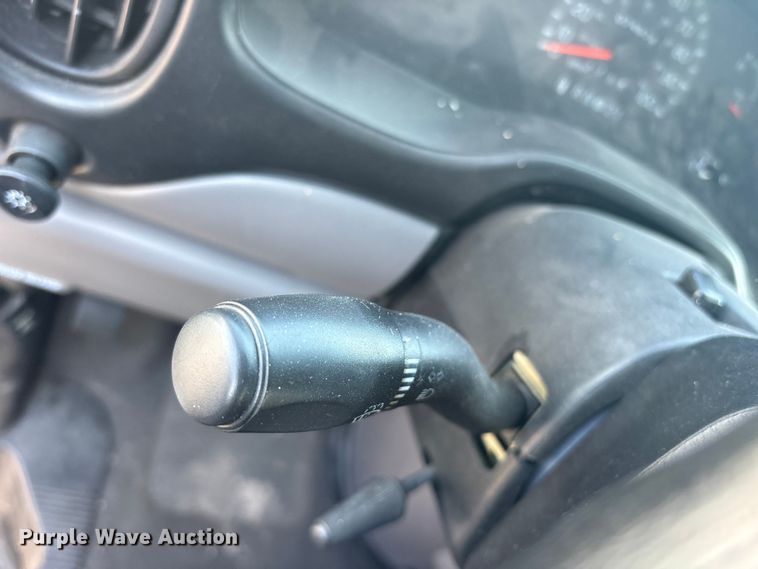 image for item FB8757 2000 Ford E350 van