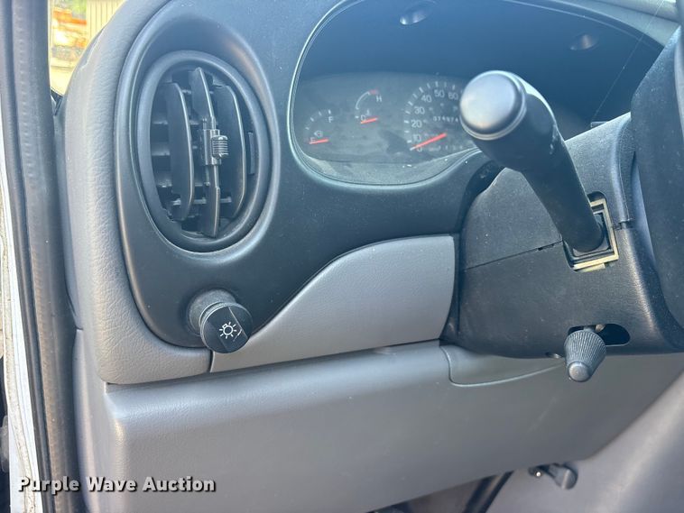 image for item FB8757 2000 Ford E350 van