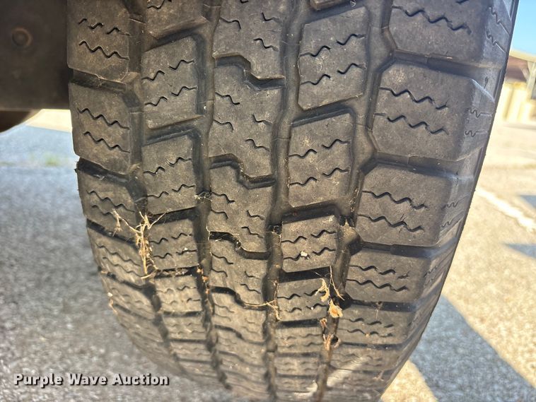 image for item FB8757 2000 Ford E350 van