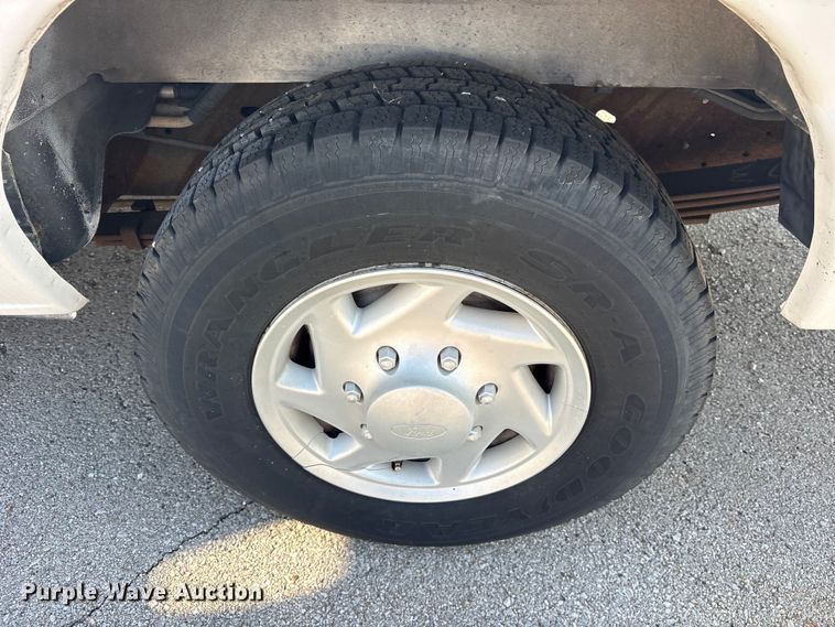 image for item FB8757 2000 Ford E350 van
